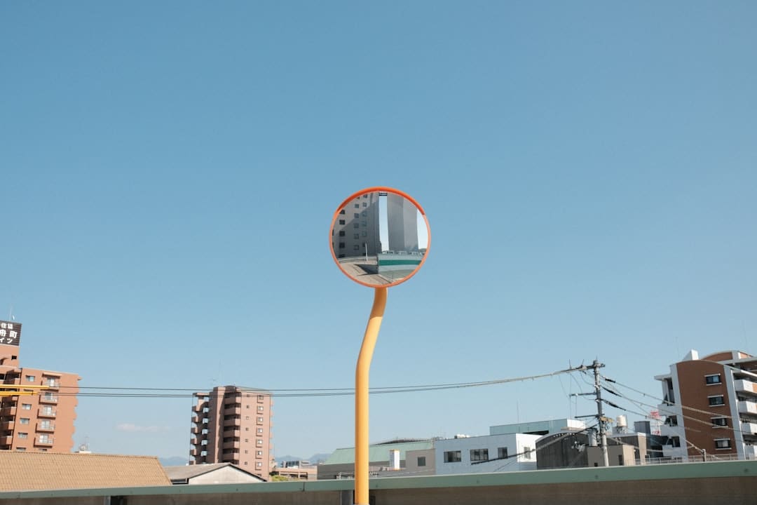 高温下的“铁警蓝”:蒲城东站派出所全力护航暑运安全路